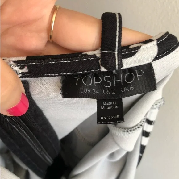 *SOLD* Patterned Romper - Picture 5 of 5